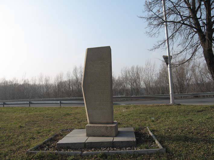 Míľnik sovietskej armády - pomník